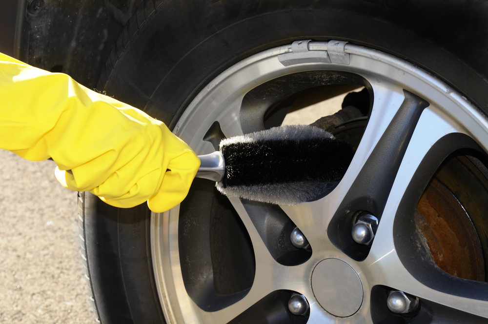 wheel cleaning brush