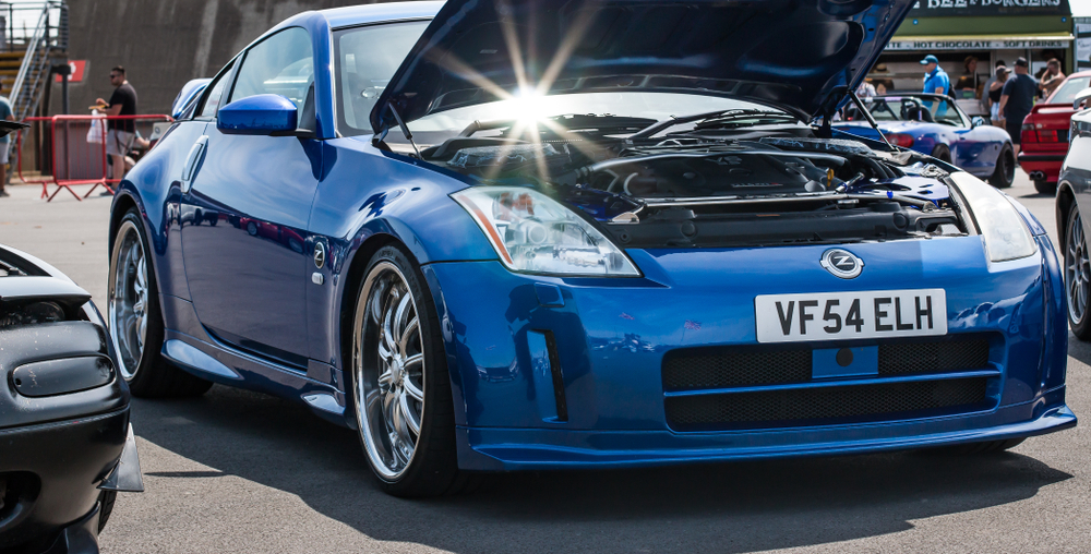Nissan 350Z hood open