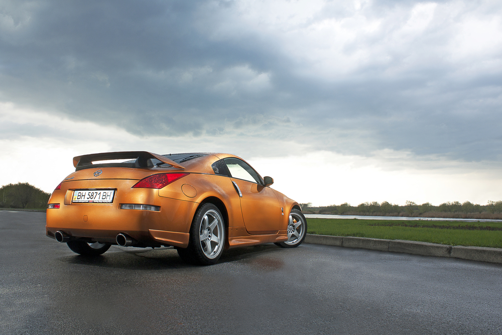 Nissan 350Z back 3/4