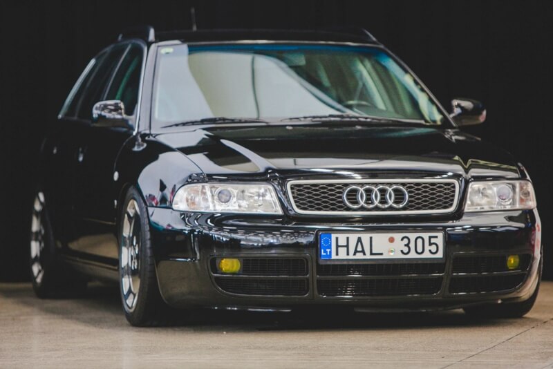 Black Audi B5 S4